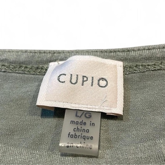 Cupio Sage Green Short Sleeve Tee with Floral Accent Size Women’s L - Picture 3 of 4
